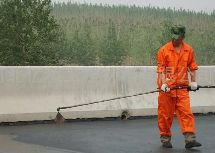 DPS防水剂对混凝土道路裂缝的处理